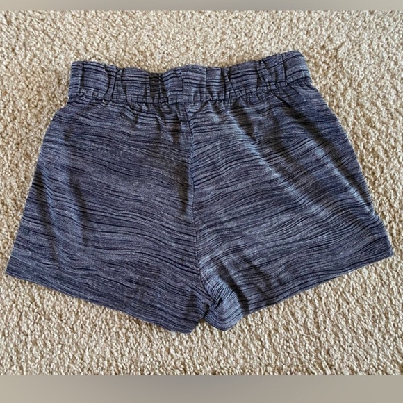 Lululemon On The Fly Shorts 2,5’ Mini White Noise Black Size 6 - Picture 4 of 6